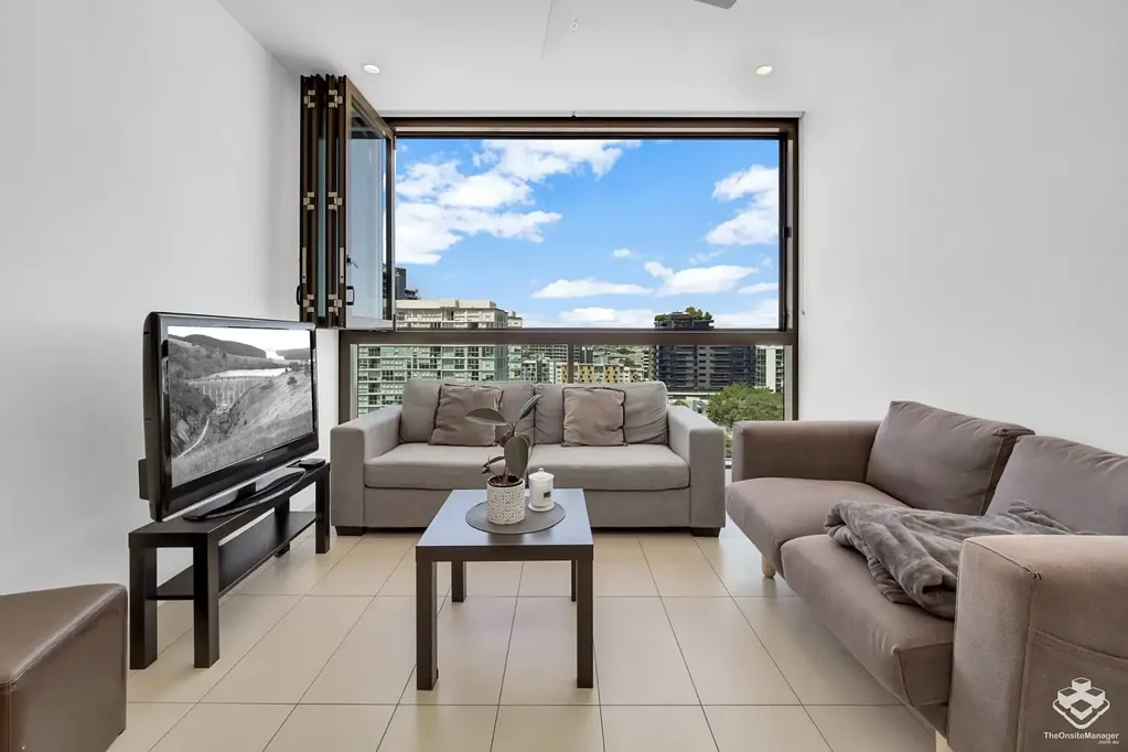 Modern 2 Bedroom 2 Bathroom Unit For Rent