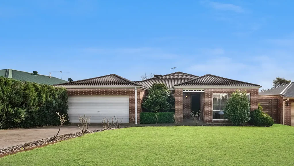 Kilmore 4房  Nestled in a Welcoming Neighborhood: Your Perfect Blend of Comfort and Convenience
