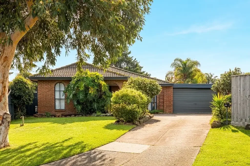 Carrum Downs 4chambre Spacious Family Living with a Poolside Lifestyle