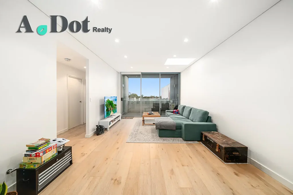 Petersham 2Zimmer Sunlit Skylit Living – 1 Min to Petersham Station | $850/pw Rental Potential