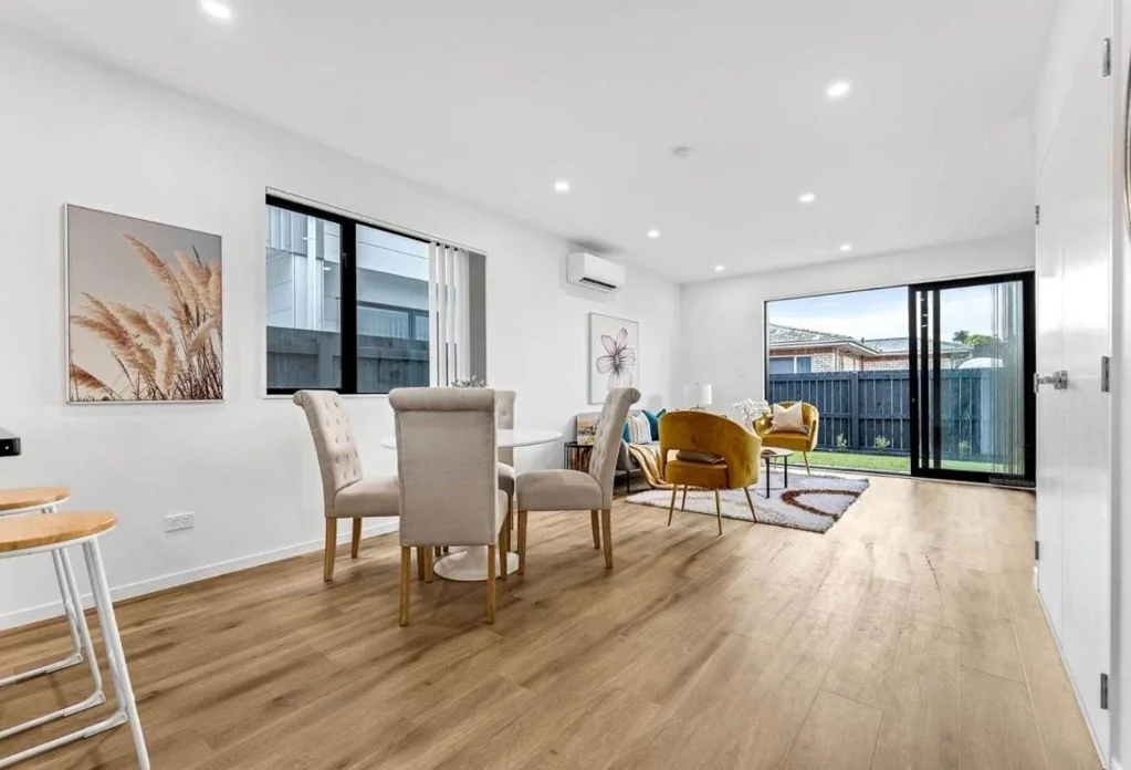 2 Bedrooms, 2 Bathrooms, Prime Location