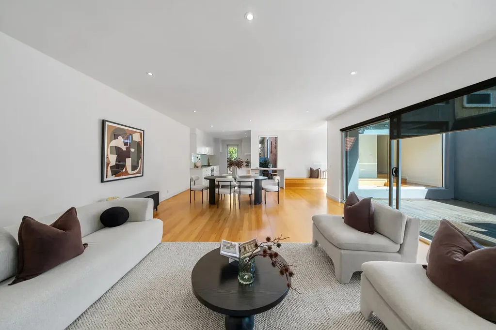 2 Aintree Road, Glen Iris, VIC 3146