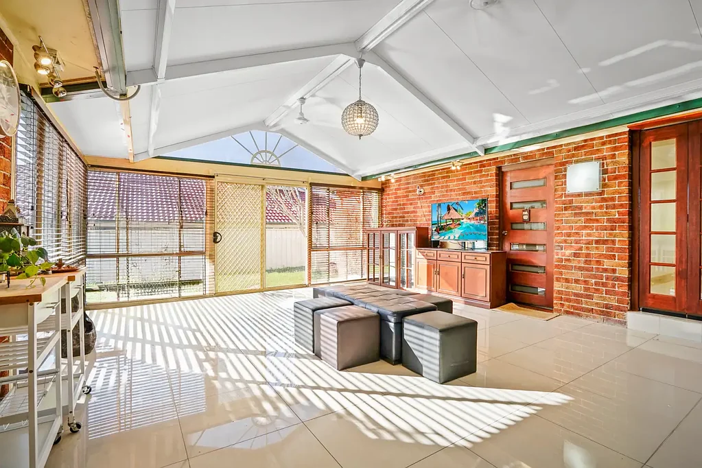 Freshly Updated Bella Vista Home in Matthew Pearce Primary Catchment