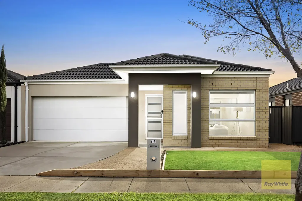 Point Cook 5房  North-East Facing Home in Alamanda School Zone!