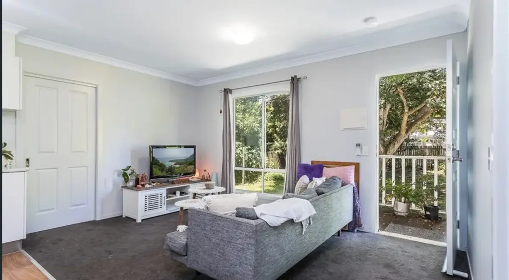 2 bedroom granny flat in Clontarf - Comfort & Space!