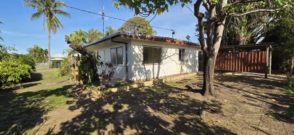 Forrest Beach 3ਬੈੱਡਰੂਮ LOWSET BEACH HOME FOR THE RENOVATOR!