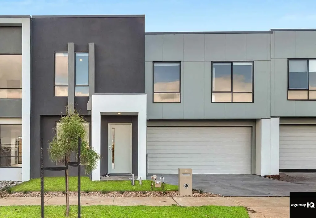 Brand new Luxurious Living in a great location