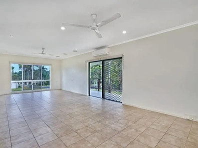 9 Mcfarlane Drive, Kanimbla, QLD 4870, 5 phòng ngủ, 2 phòng tắm, House