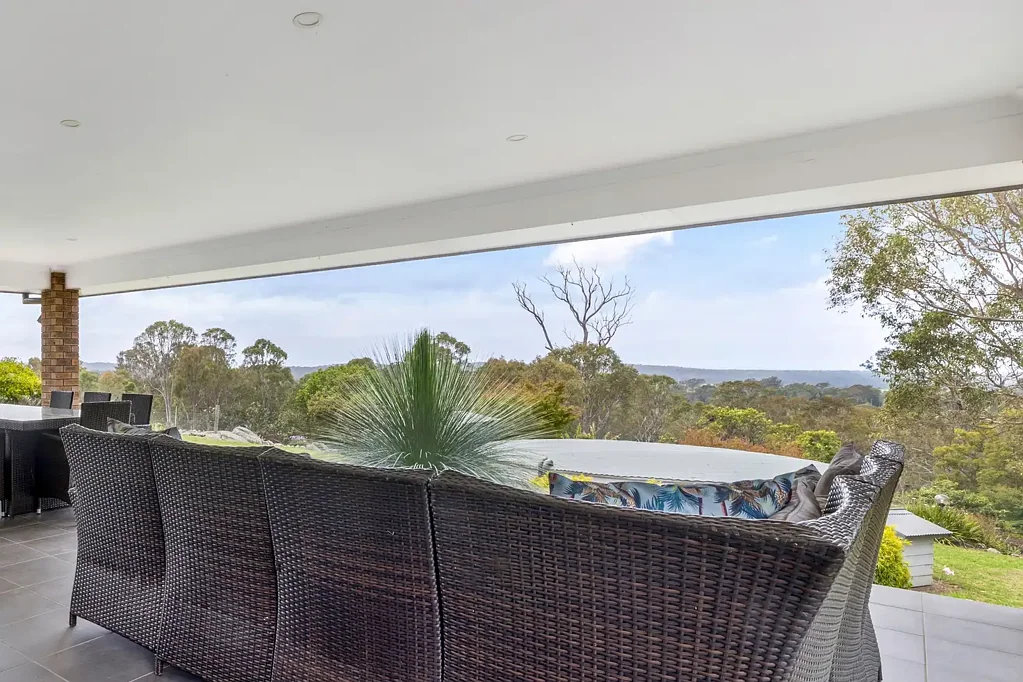 Moruya 4chambre Elevated Acreage with Ocean Views
