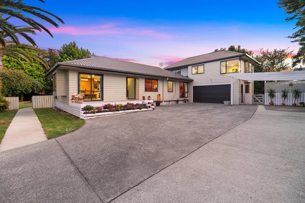 Huapai 4房 布局灵活的家庭住宅！1000㎡地块，私密安宁，邻里友好，鸟鸣为伴，临近购物区/学校！ A Home That Adapts