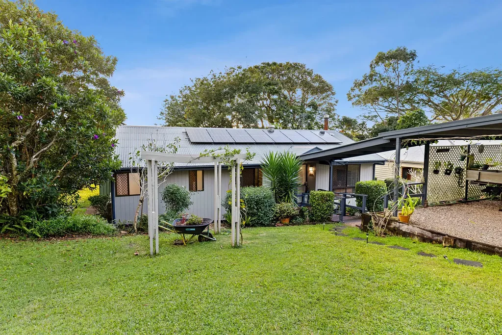 Maleny 3Habitaciones "Butterfly Cottage" Storybook Charm, Verdant Views & Town Convenience