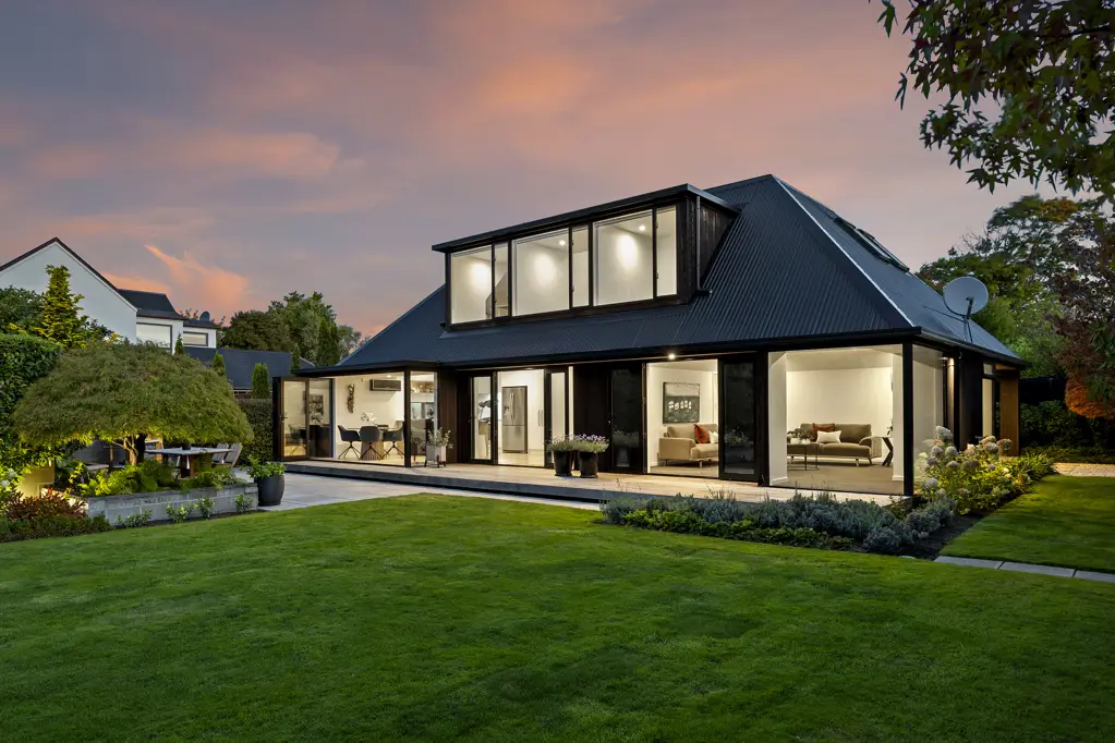 Merivale 4Zimmer Scale, Simplicity & a Masterstroke of Design