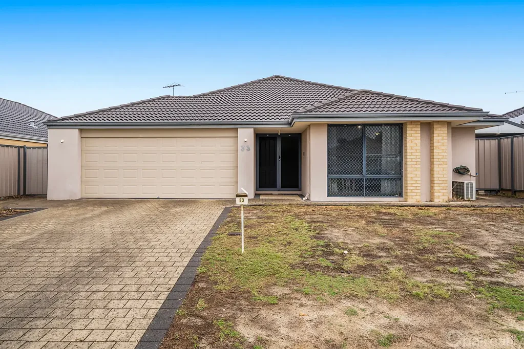 Byford 4 Bedroom Spacious family living in a central Byford location