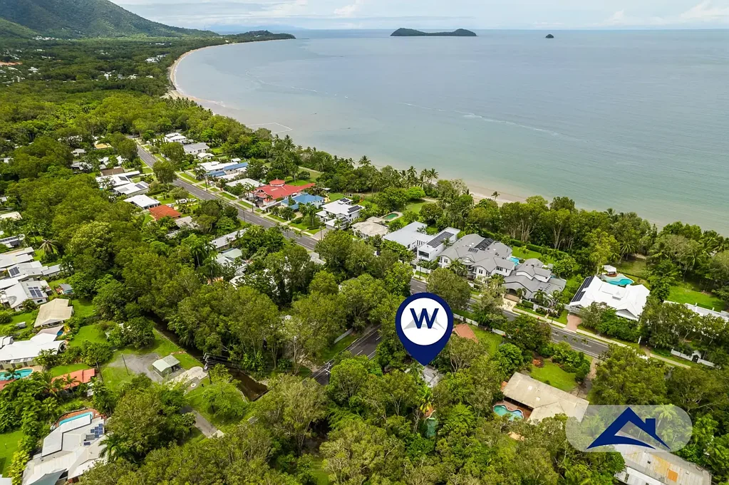 Kewarra Beach 3બેડરૂમ BEACHSIDE OPPORTUNITY WITH SPACE, STYLE & INCOME POTENTIAL!