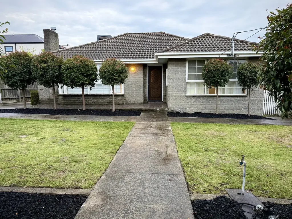 Large Spacious Home in a Prime Location of Mulgrave