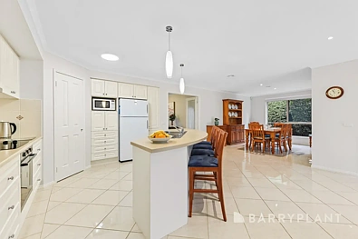 Kusina - 38 Paringa Drive, Ferntree Gully, VIC 3156