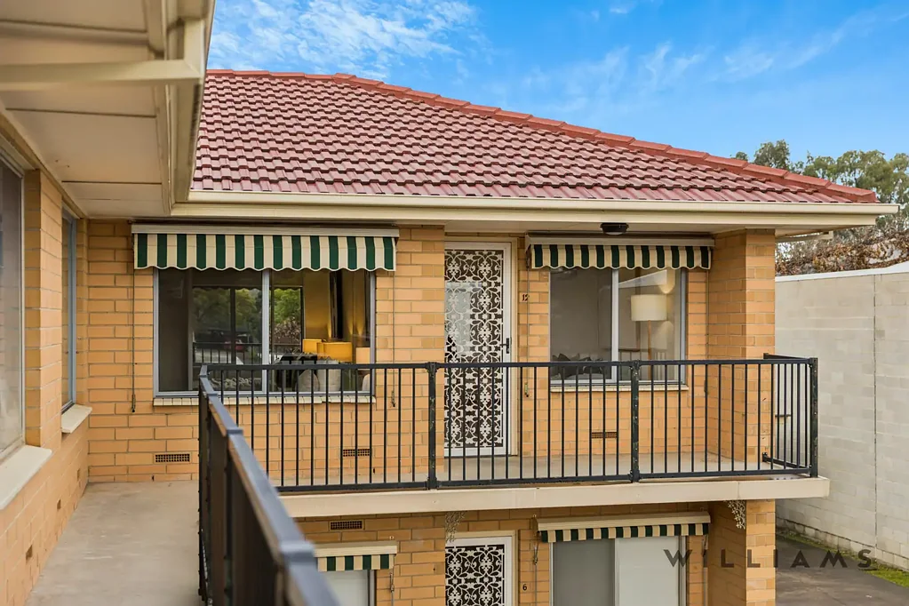 Clarence Gardens 2房  TWO BEDROOM UNIT WITH A SPLASH OF PANACHE!