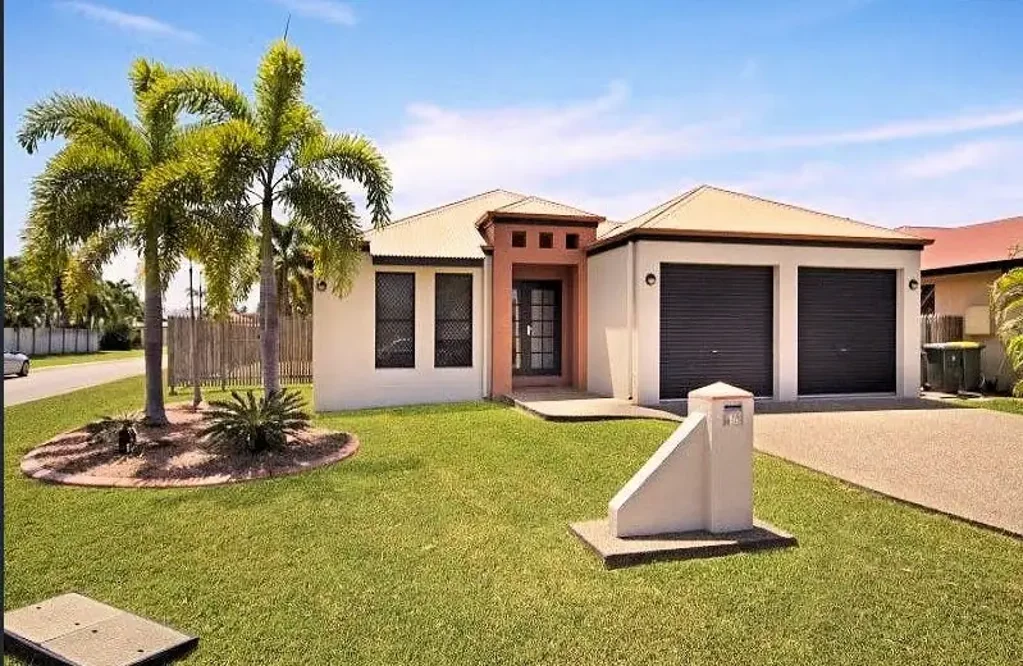 Comfortable Family Living in the Heart of Kirwan!