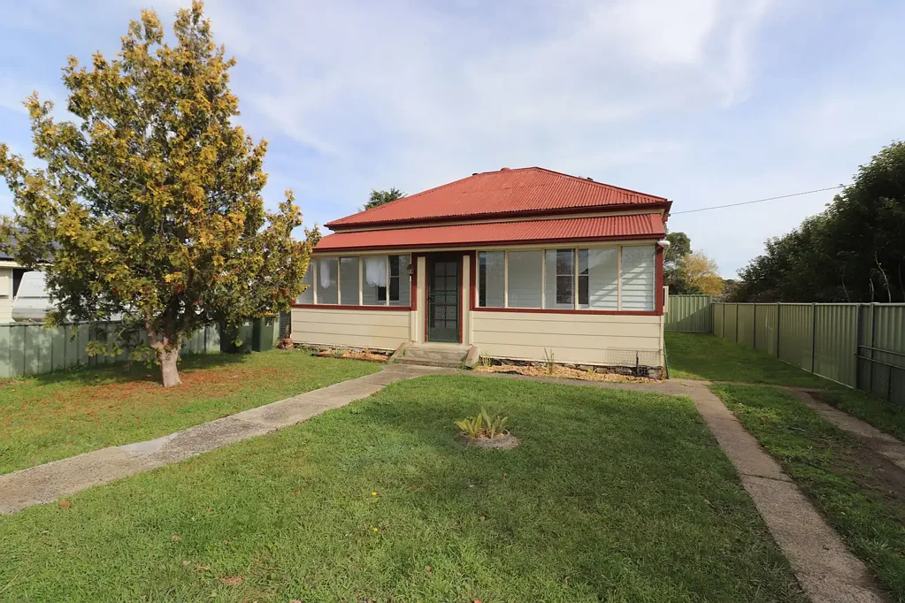 4 bedroom home with central location