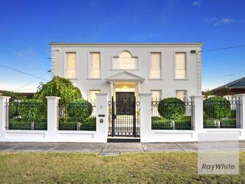 Bundoora 4 Bedroom Elegance, Space & Timeless Craftsmanship