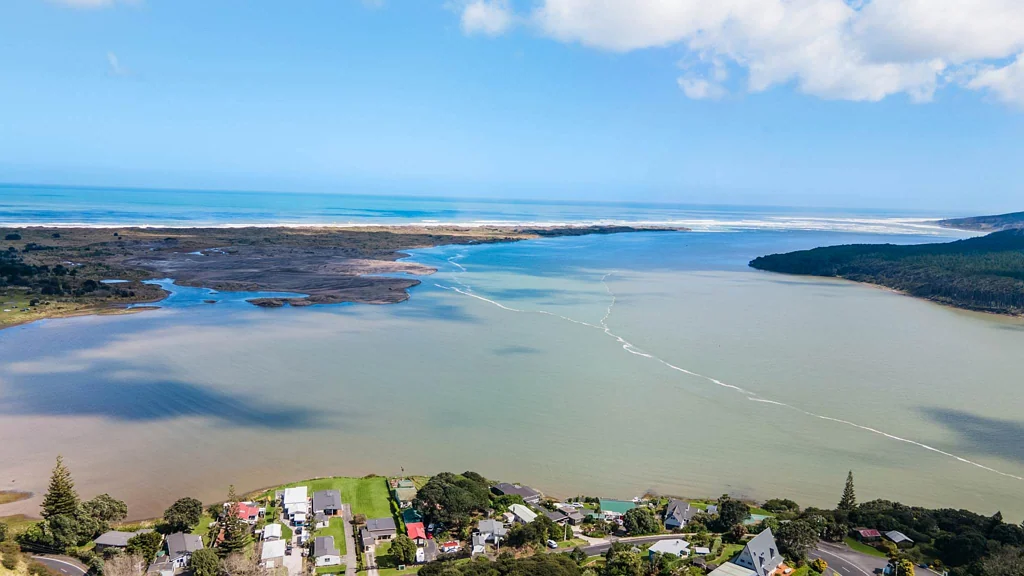 Port Waikato 2Phòng ngủ Big Price Drop - Selling the Dream.