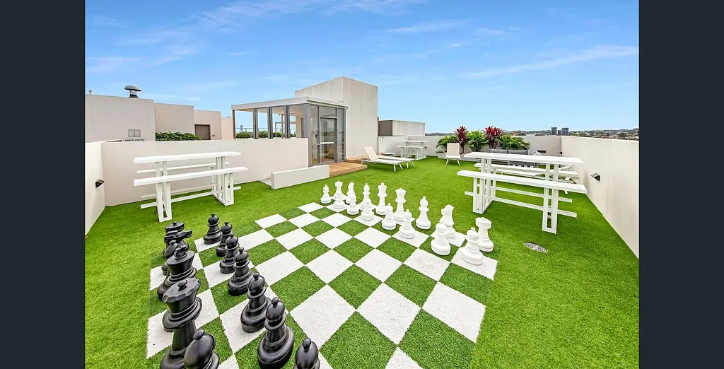 Stones Corner 2 Bedroom Ideal opportunity for first home buyer or investors!!!