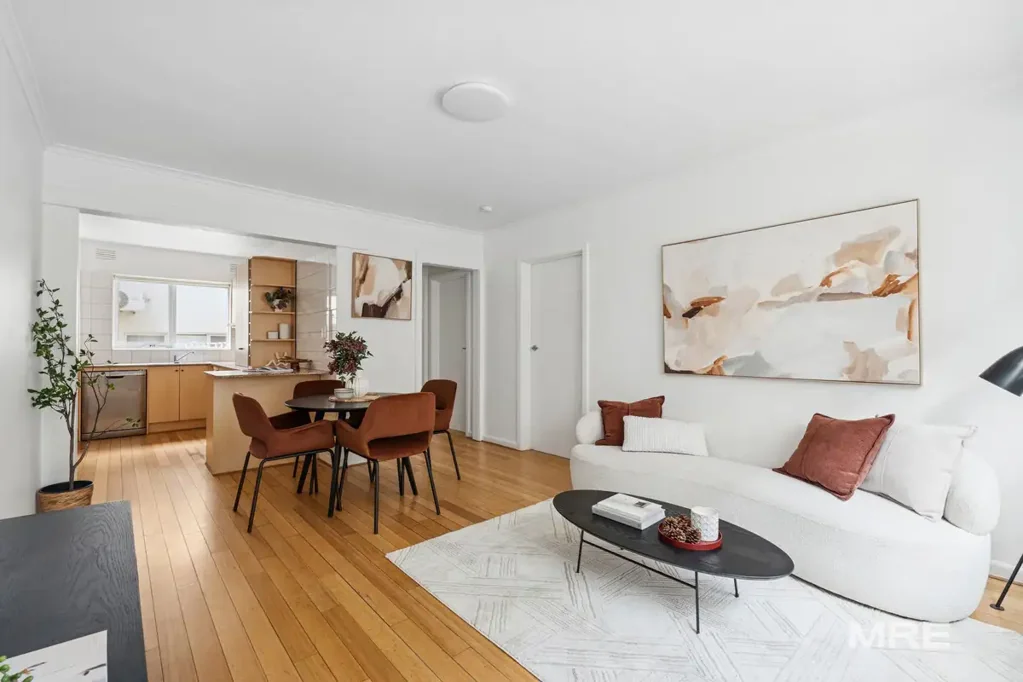 St Kilda 2ห้องนอน Spacious low-rise living in the heart of St Kilda