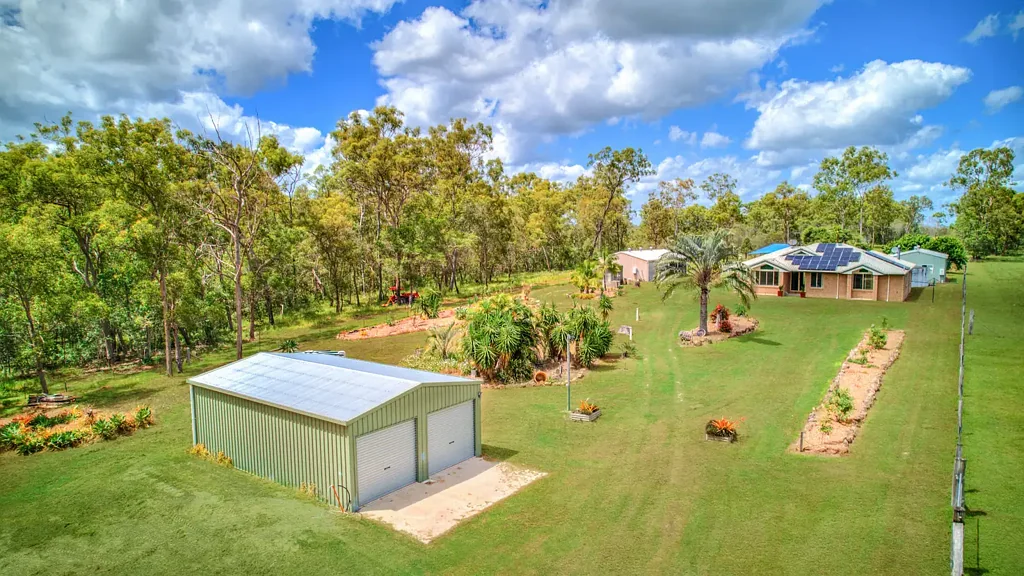 Mount Tom 4房  Turnkey Lifestyle Acreage - Fully Established, Private & Ready to Enjoy