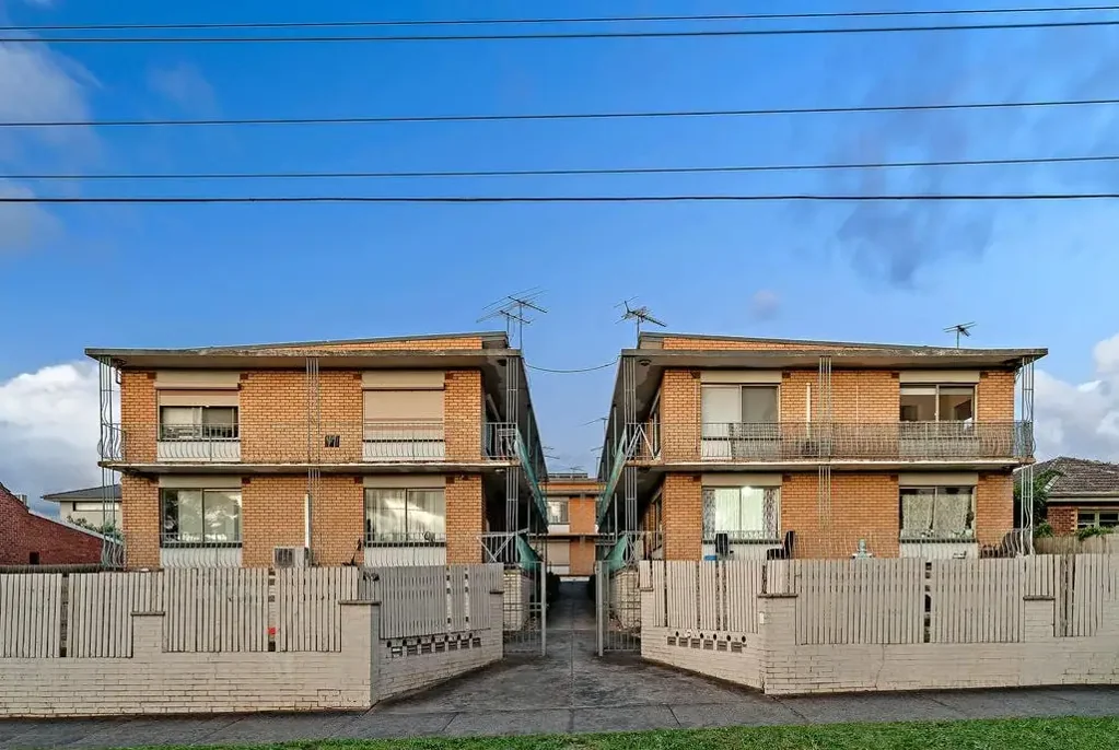 2/1927-1929 Dandenong Road, Clayton, VIC 3168