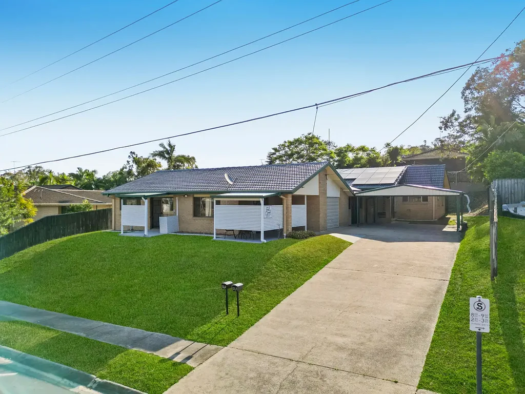 Shailer Park 5房  商业潜力双居屋，占地1,012平方米 - 黄金Shailer Park地段  Under Contract - Auction Cancelled