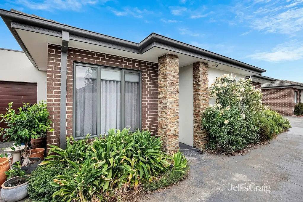 Two-Bedroom Unit in Altona