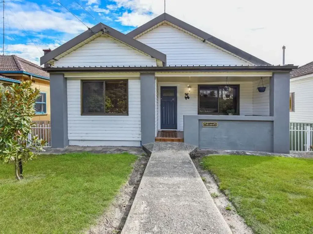 Katoomba 3房  Tradie's Dream with Massive Workshop & Dual Street Access