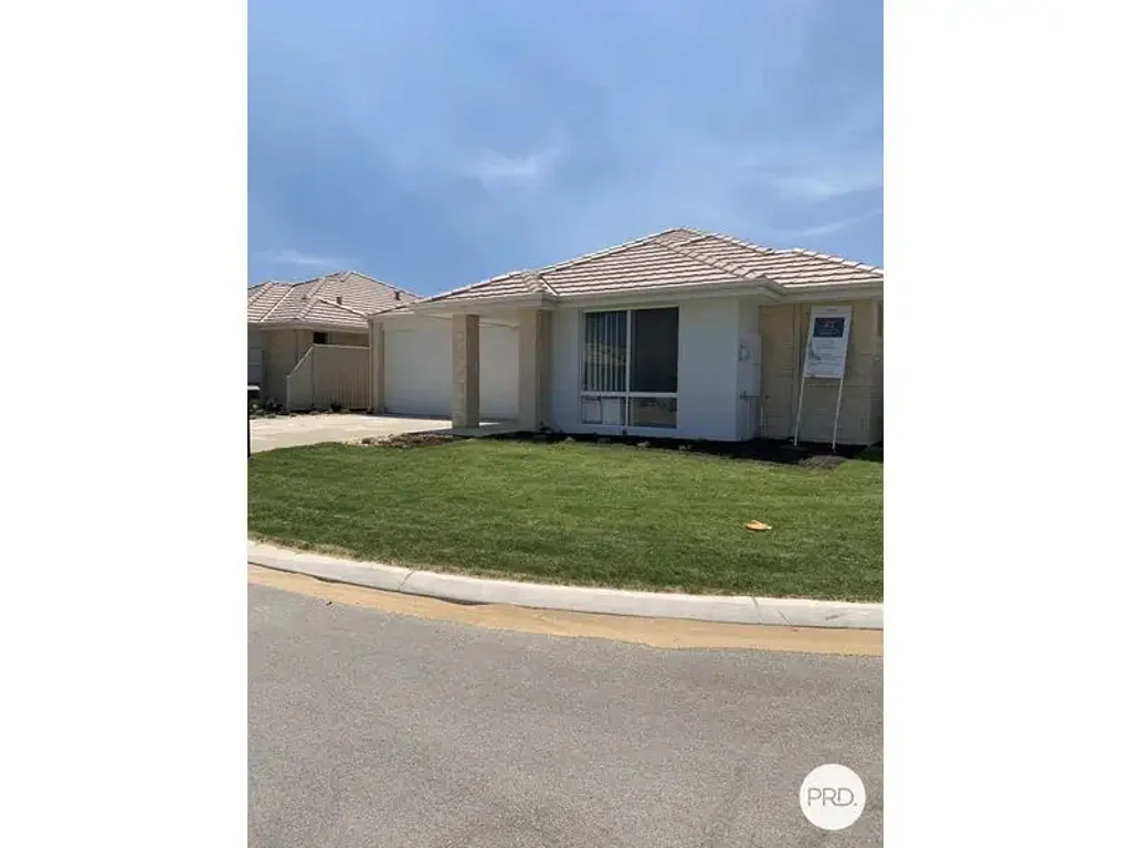 4 Bedroom Family Home within walking distance to the beach