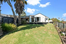 2/884 East Coast Road, Northcross