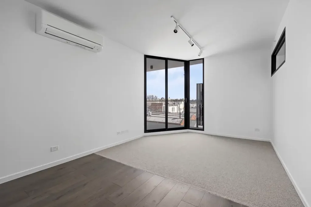 Stylish North Facing One Bedroom Apartment in Prime Prahran Location!