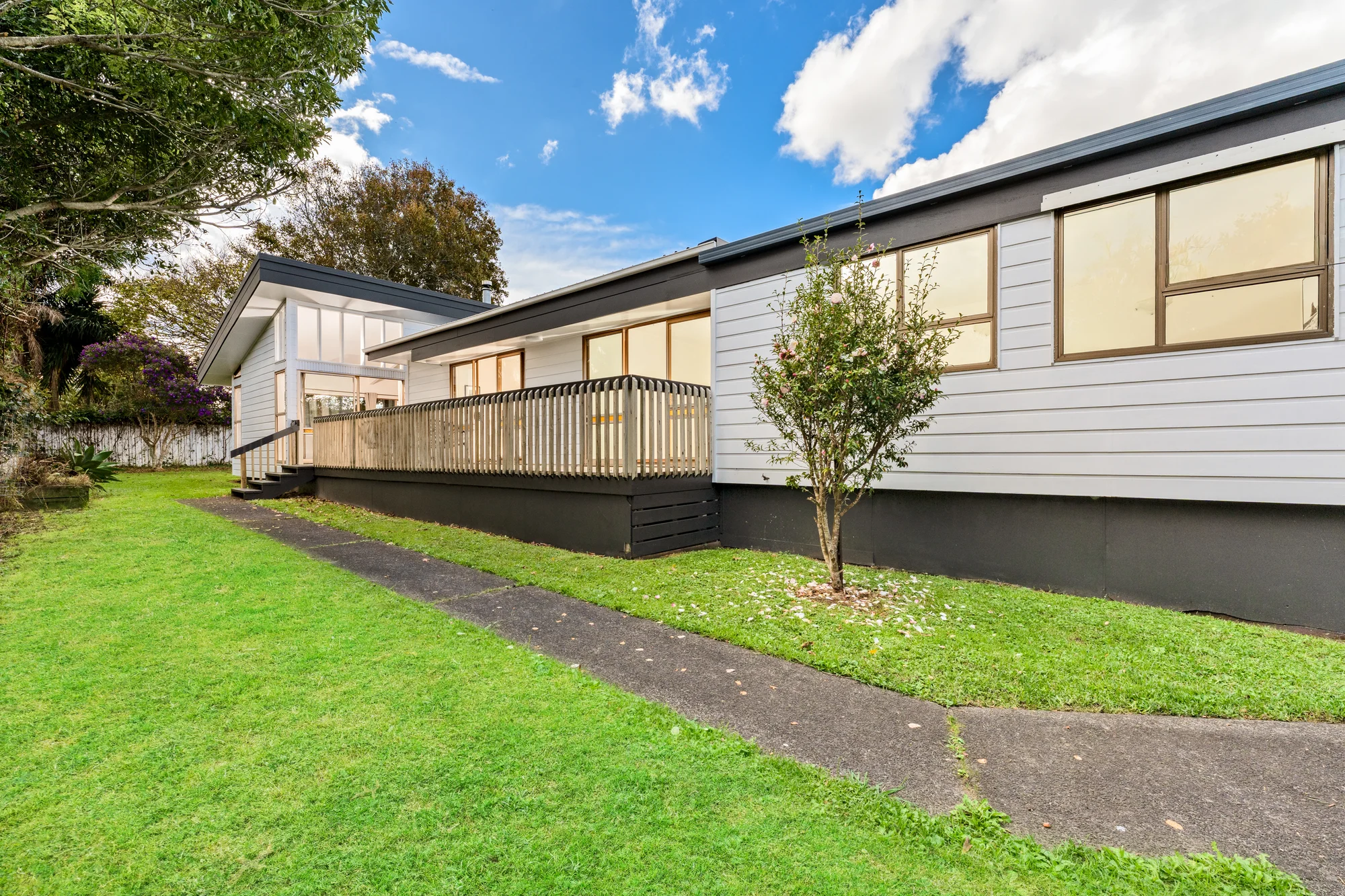Riverhead 4ਬੈੱਡਰੂਮ Riverhead Family Home - Ready When You Are!