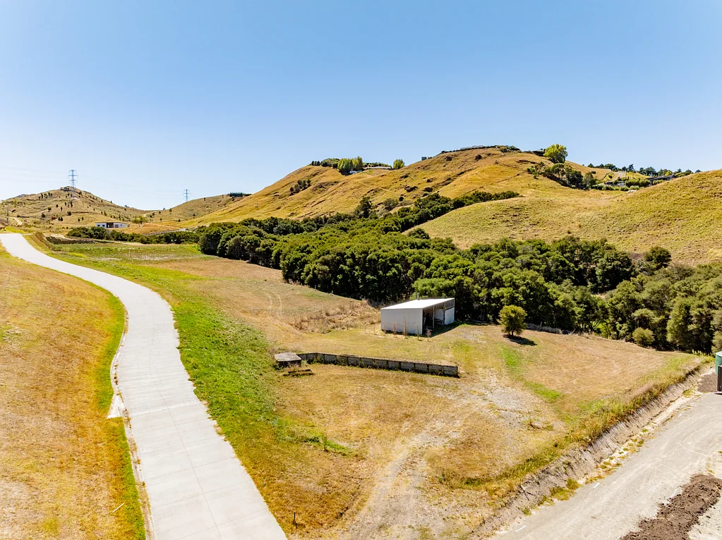 Eskdale Great Location ,Near Bay View & Key Amenities