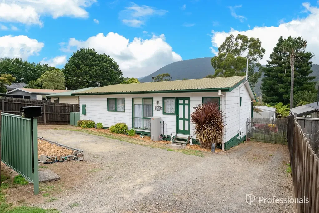 12 Carroll Avenue, Millgrove, VIC 3799