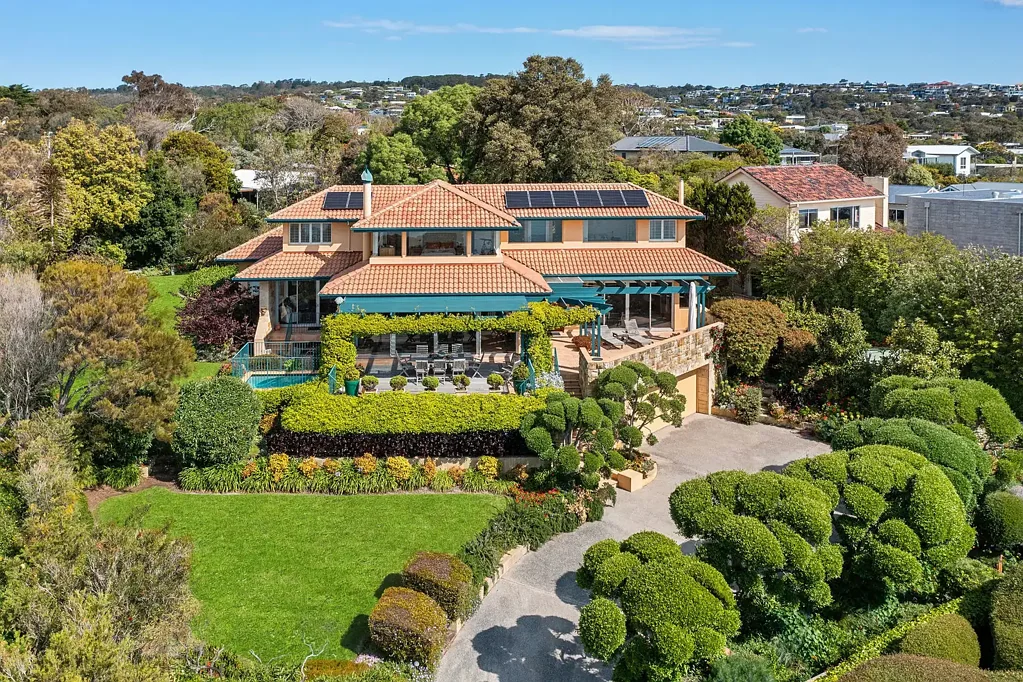 Mount Martha 4房 1819sqm临水前缘 地中海风格 壮丽海湾景致 酒店级主套房 多功能生活区 超大户外空间 VILLA BELVEDERE