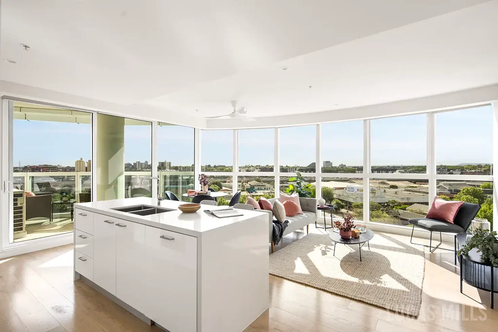 North Melbourne 4બેડરૂમ Expansive City-Fringe Living with Sweeping Views
