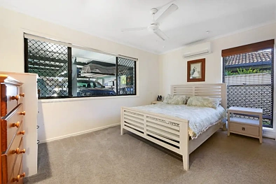 14 Gaye Parade, Miami, QLD 4220, 3房, 1浴, House