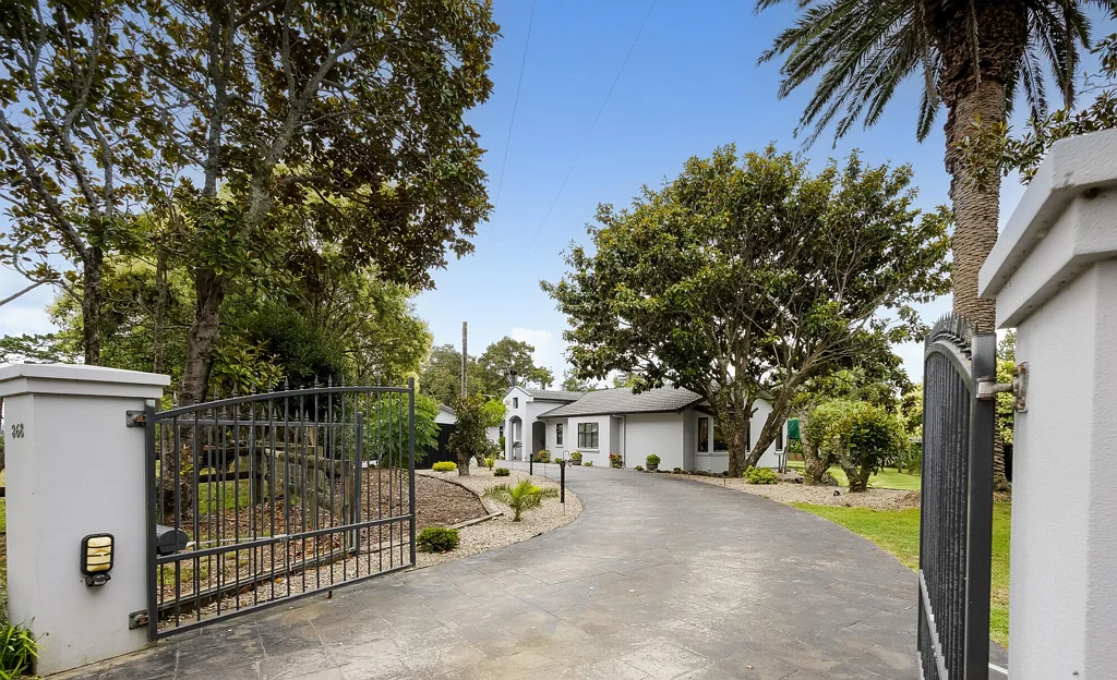 Kumeu 4Moenga Just like living in paradise