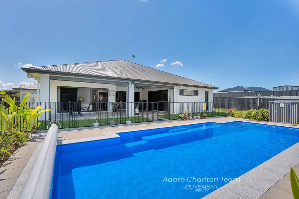 Caboolture 4कमरा Custom-Built Family Home with Resort-Style Living