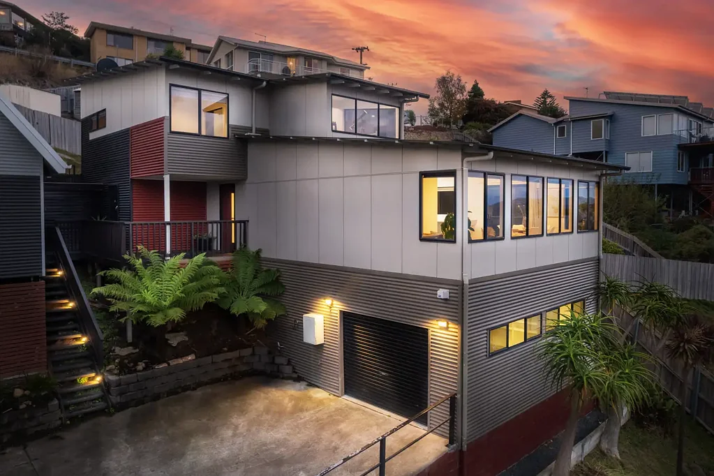 West Hobart 3ਬੈੱਡਰੂਮ Dual Opportunity in Prestigious West Hobart – Purchase Individually or Together