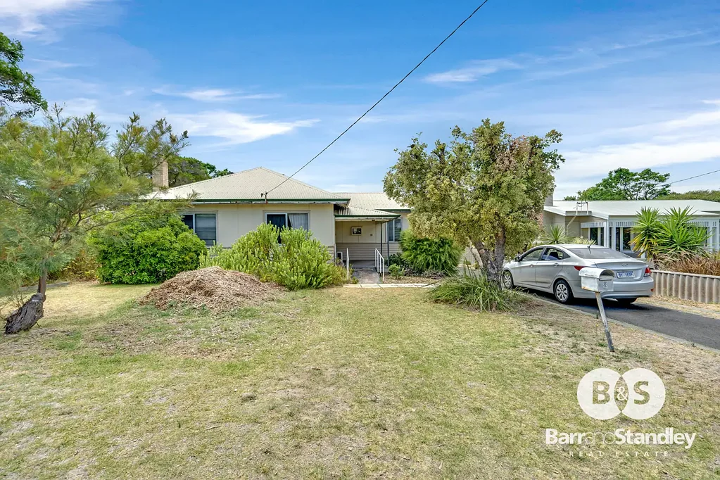 3 Teeluk Road, Carey Park, WA 6230