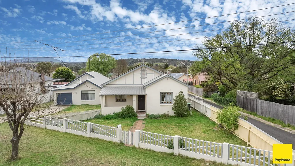 FAMILY LIVING ON SOUTH HILL