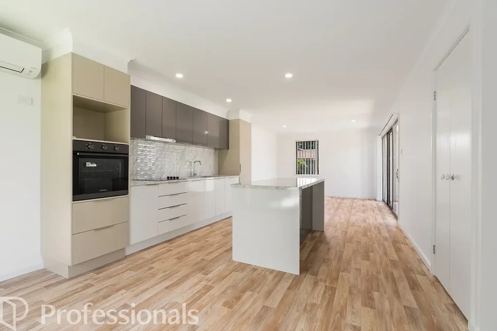 Orange 2房  Brilliantly Located Villa, Renovated From Front to Back