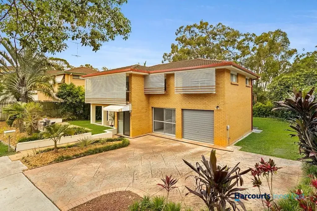 Carina Heights Recently Renovated!