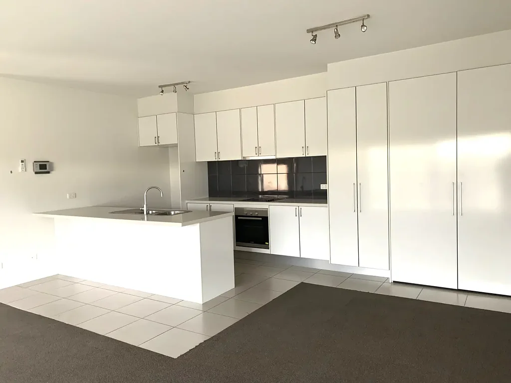 Nothing To Wait! @2 BEDROOMS n 2 BATHROOMS APARTMENT