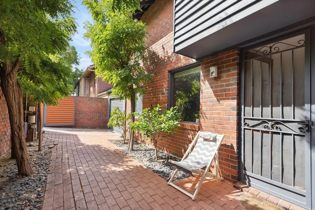 Subiaco 3 Bedroom Retro 70's Townhouse with NO Srata fees!